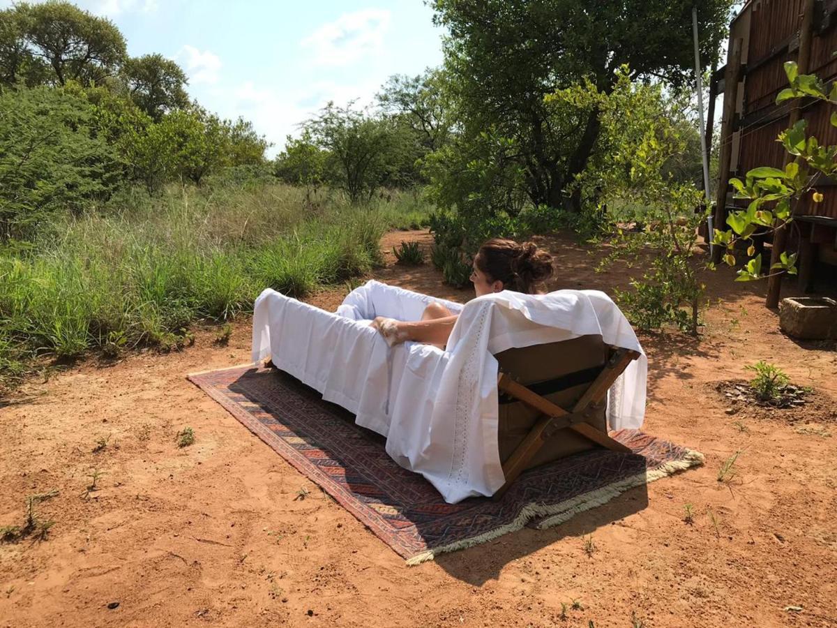 Out In Africa Wildlife Lodge Hammanskraal Exterior photo