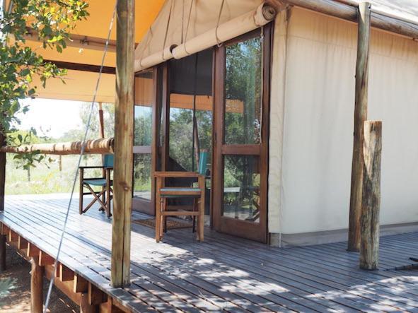 Out In Africa Wildlife Lodge Hammanskraal Exterior photo