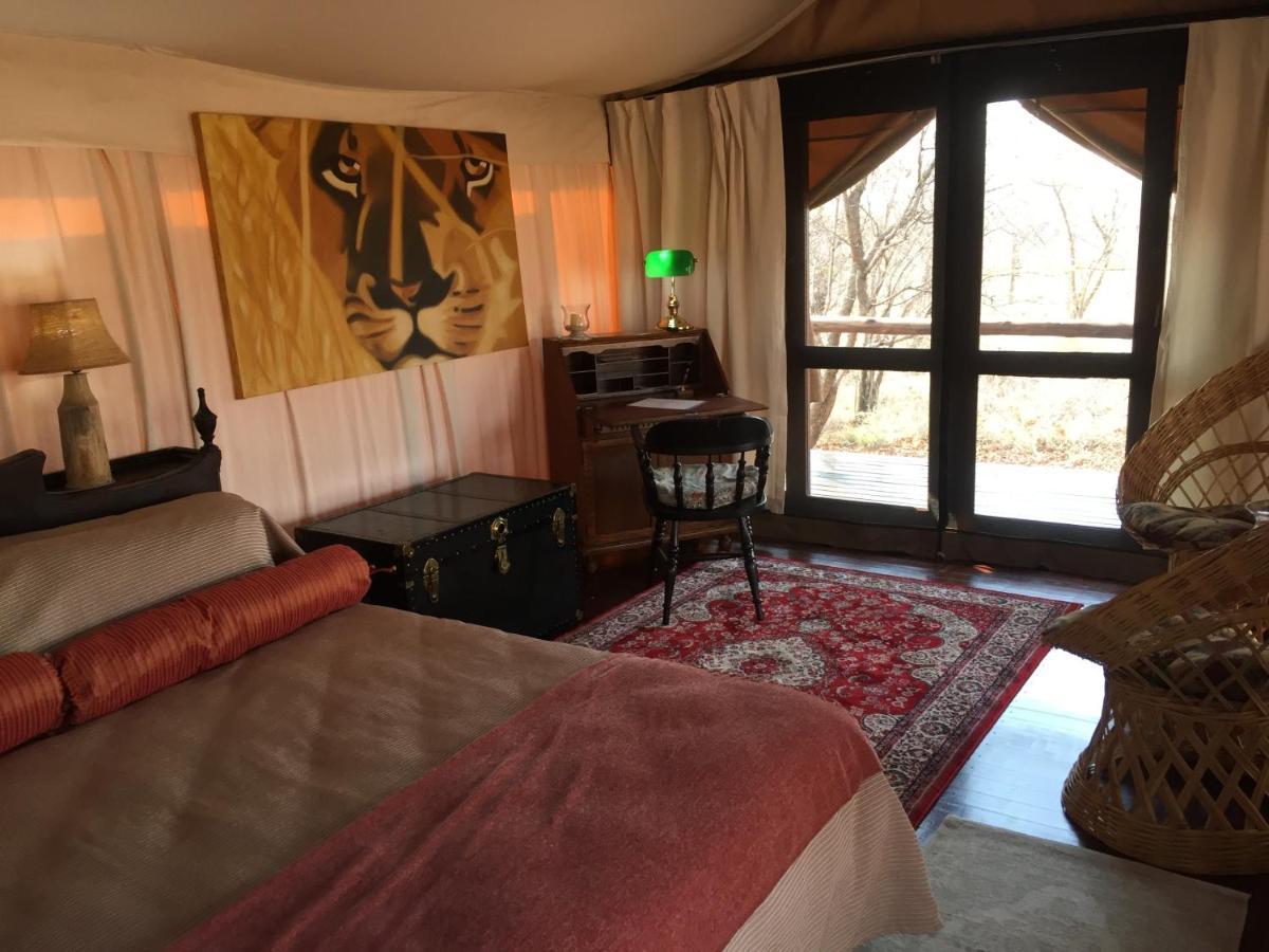 Out In Africa Wildlife Lodge Hammanskraal Exterior photo
