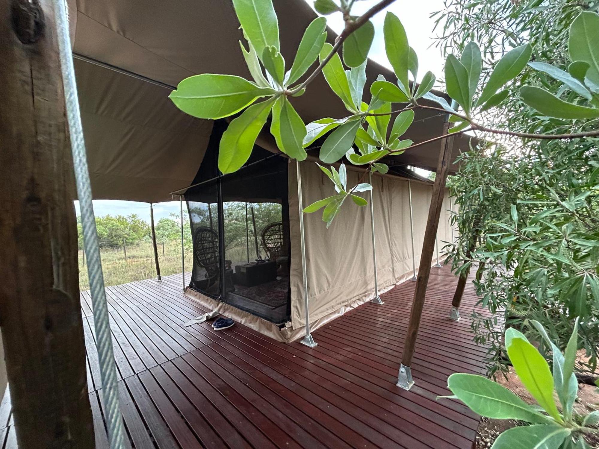Out In Africa Wildlife Lodge Hammanskraal Exterior photo