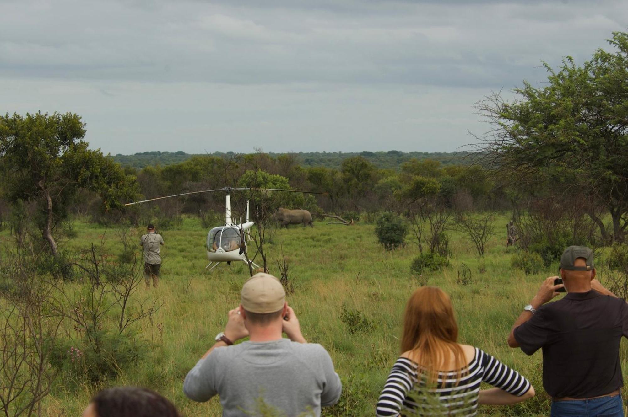 Out In Africa Wildlife Lodge Hammanskraal Exterior photo