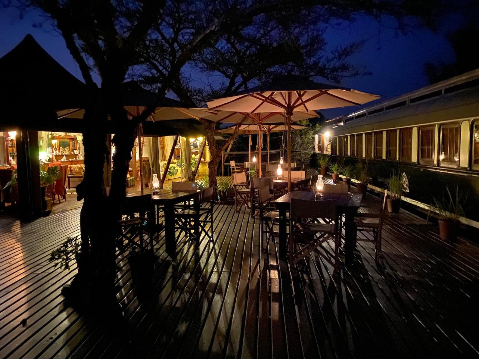 Out In Africa Wildlife Lodge Hammanskraal Exterior photo